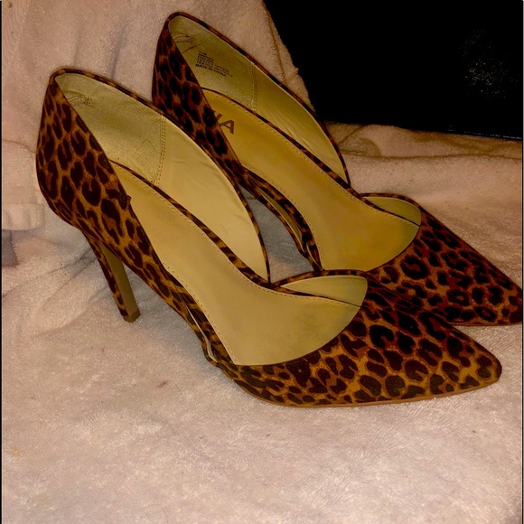 Animal print heels - Picture 1 of 5